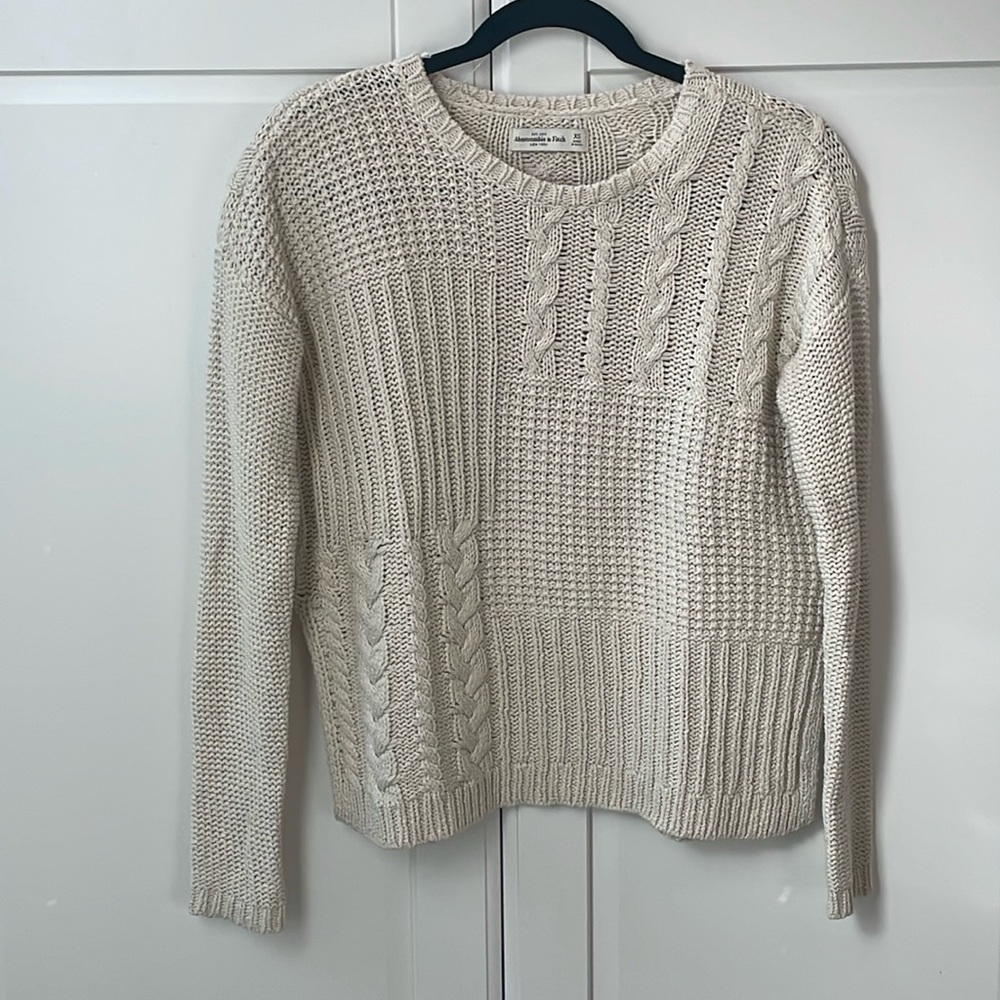Abercrombie & fitch cream knit women’s sweater, size XS